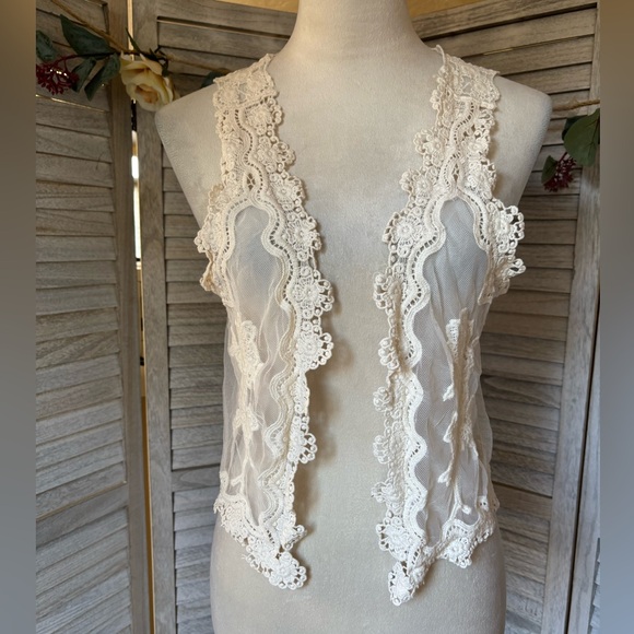 LACE CROCHET & MESH VEST by Pinky, Women’s SZ M, Floral Embroidery Cream/Ivory - Picture 6 of 16